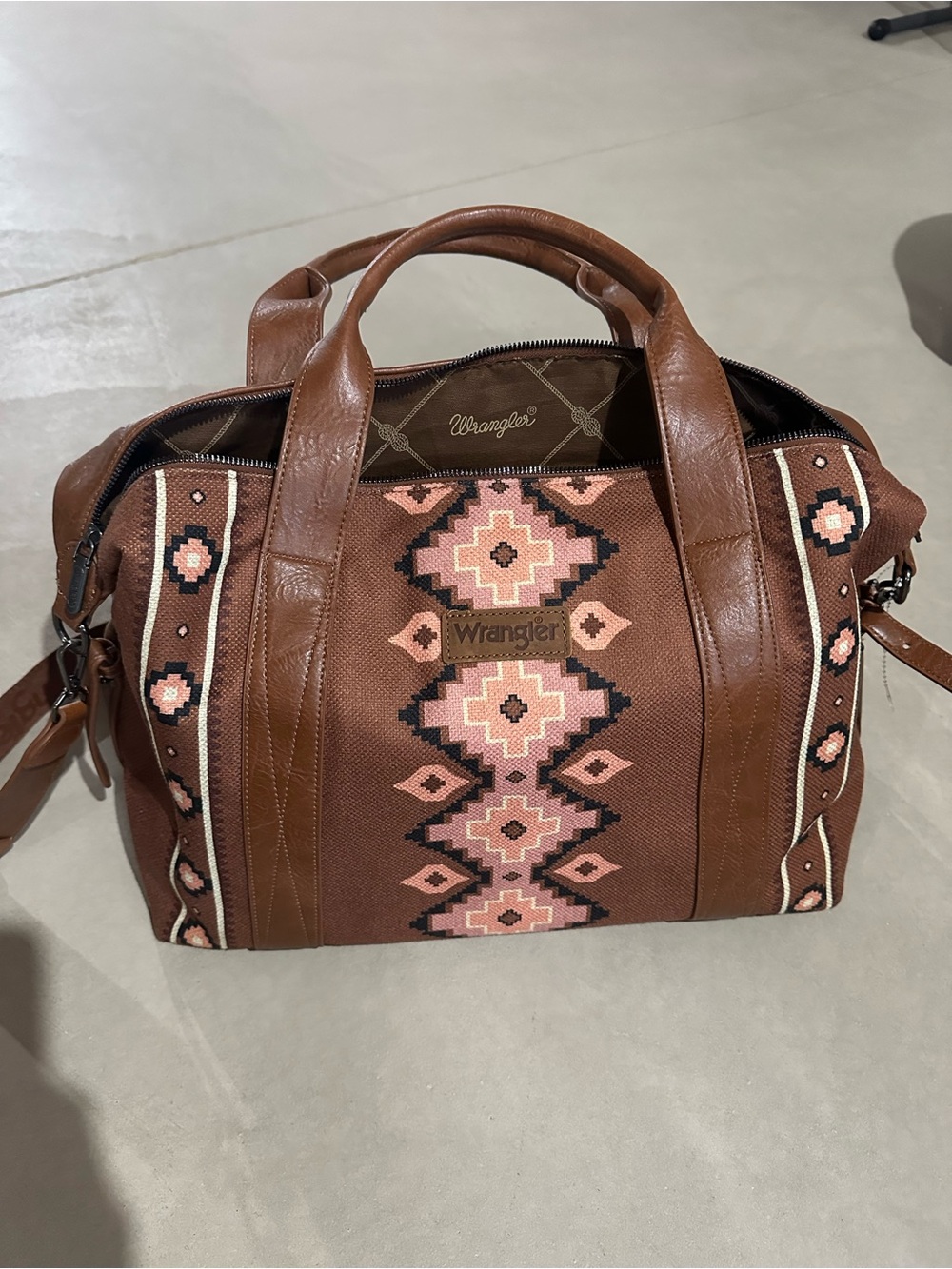 Wrangler brown duffle bag with southwestern aztec print